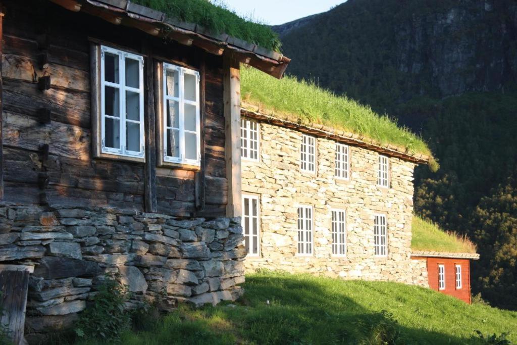 Vassbakken Kro Og Camping Skjolden Exteriör bild