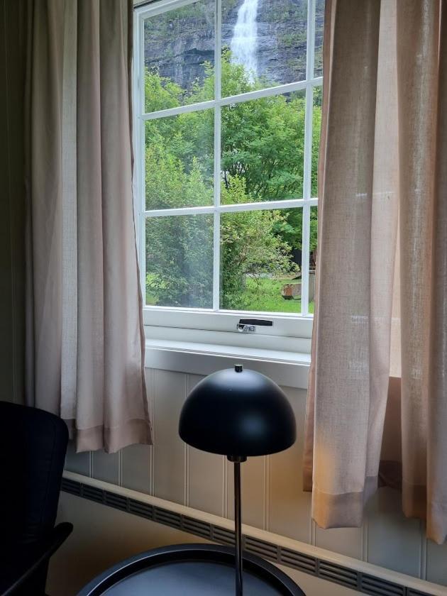 Vassbakken Kro Og Camping Skjolden Exteriör bild