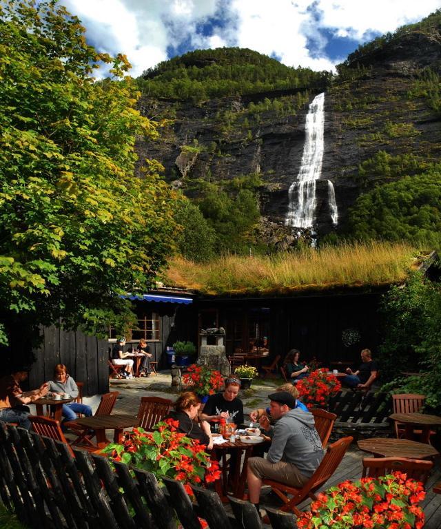 Vassbakken Kro Og Camping Skjolden Exteriör bild